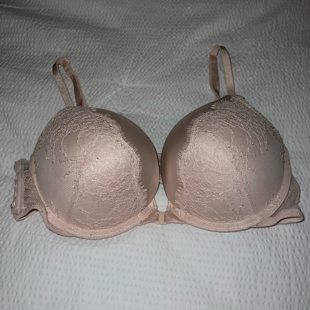 Victoria’s Secret bombshell bra